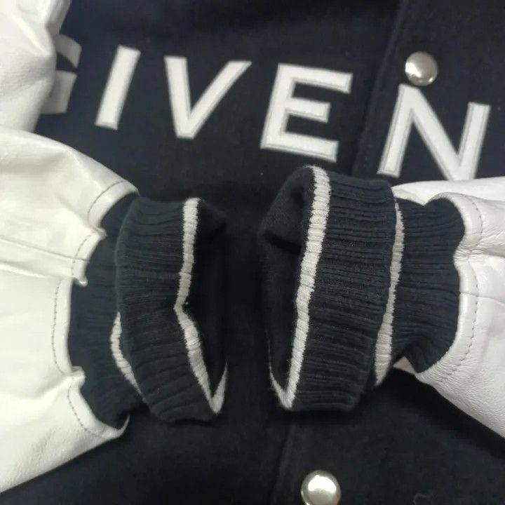 Givenchy Givenchy Logo Print Bomber Jacket for Men Size US L / EU 52-54 / 3 - 11 Thumbnail