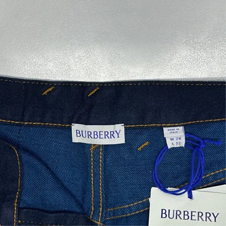 Burberry Burberry Rose Print Button Straight Jeans Size US 28 / EU 44 - 2 Thumbnail
