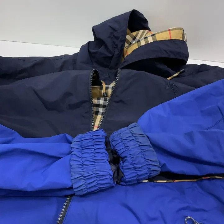 Burberry Burberry Hooded Rain Jacket in Navy Blue Size US M / EU 48-50 / 2 - 8 Thumbnail