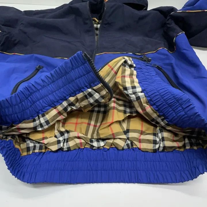 Burberry Burberry Hooded Rain Jacket in Navy Blue Size US M / EU 48-50 / 2 - 7 Thumbnail