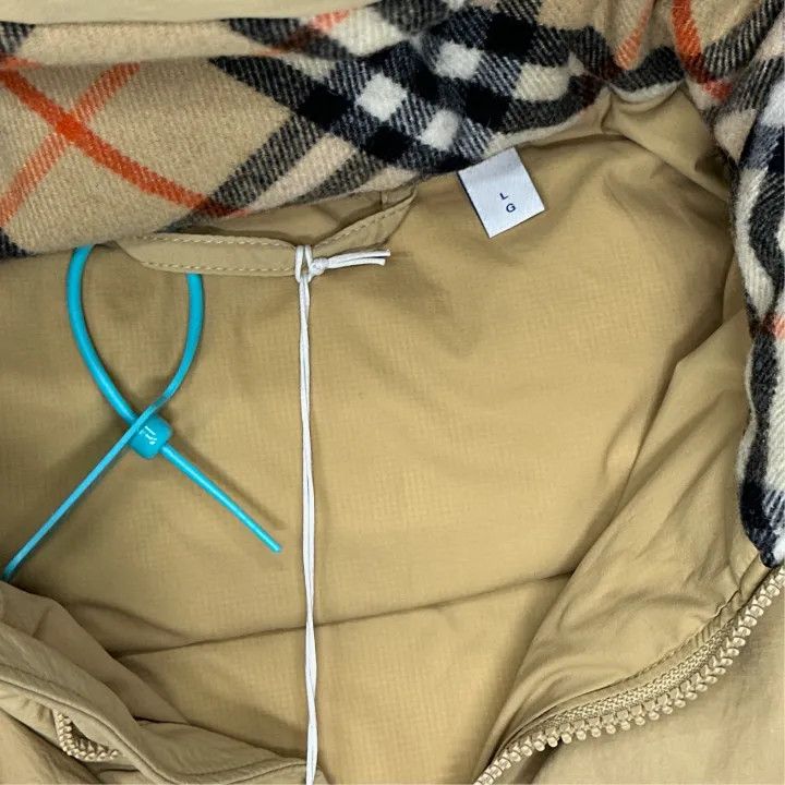 Burberry Burberry Hooded Puffer Jacket in Linen Color Size US L / EU 52-54 / 3 - 4 Thumbnail