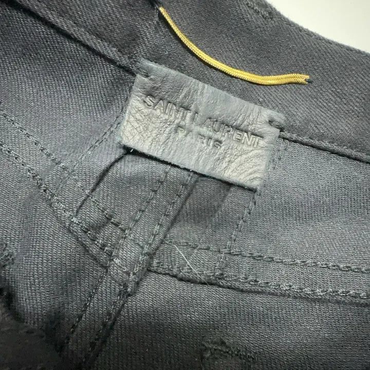 Saint Laurent Paris Yves Saint Laurent Casual Stylish Solid Color Skirt Size US 26 / EU 42 - 5 Thumbnail