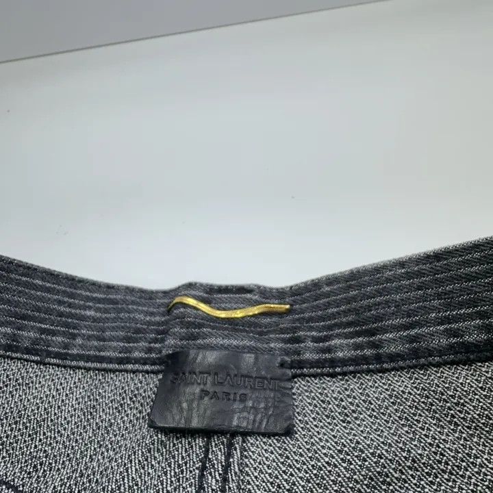 Saint Laurent Paris Saint Laurent Fashionable Casual Denim Shorts Size US 26 / EU 42 - 4 Thumbnail