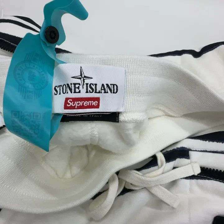Stone Island Supreme x Stone Island Warp Stripe Sweatshorts Size US 36 / EU 52 - 6 Thumbnail