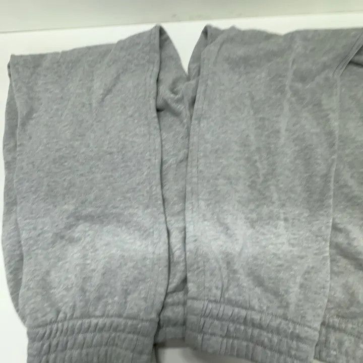 Burberry Burberry FW22 Logo Knit Sweatpants for Men Size US 30 / EU 46 - 9 Thumbnail