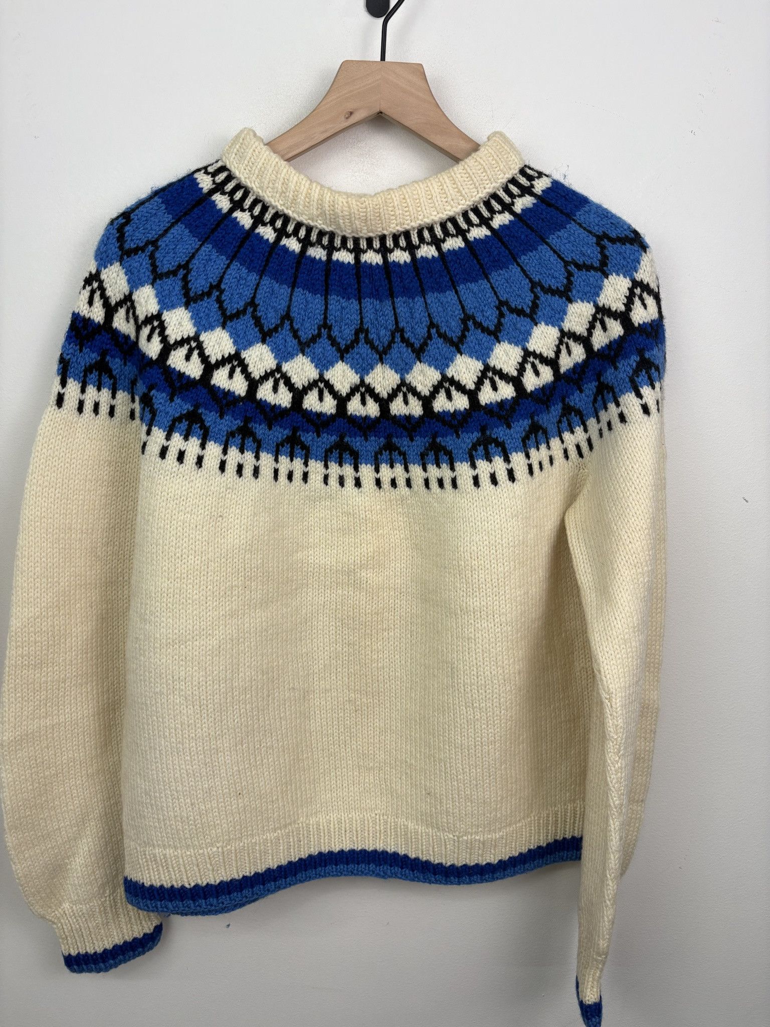 Vintage Vintage 90's Knit Nordic Geometric Yoke Pattern Pullover Crewneck Cardigan Size M Size US M / EU 48-50 / 2 - 2 Thumbnail