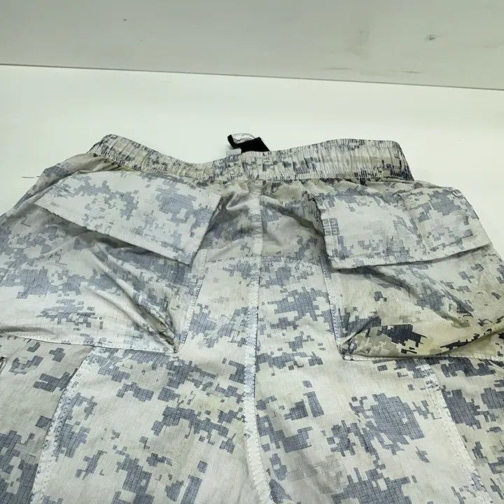 Givenchy givenchy short sleeve tee Size US L / EU 52-54 / 3 - 11 Thumbnail