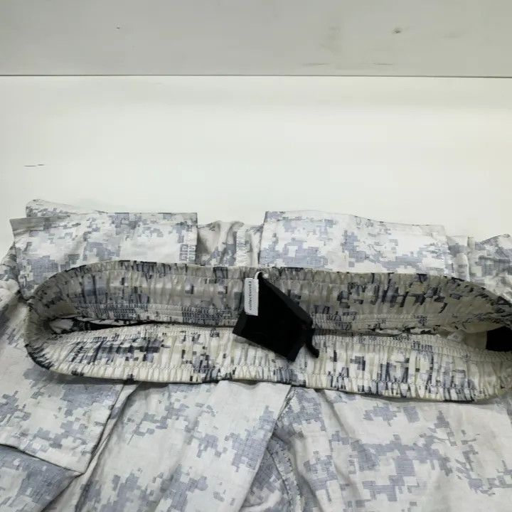 Givenchy givenchy short sleeve tee Size US L / EU 52-54 / 3 - 8 Thumbnail