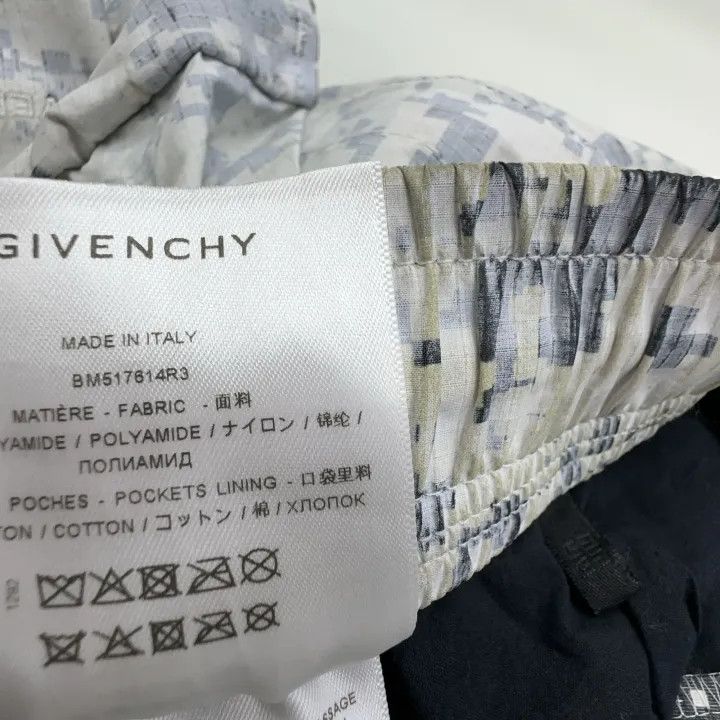 Givenchy givenchy short sleeve tee Size US L / EU 52-54 / 3 - 4 Thumbnail