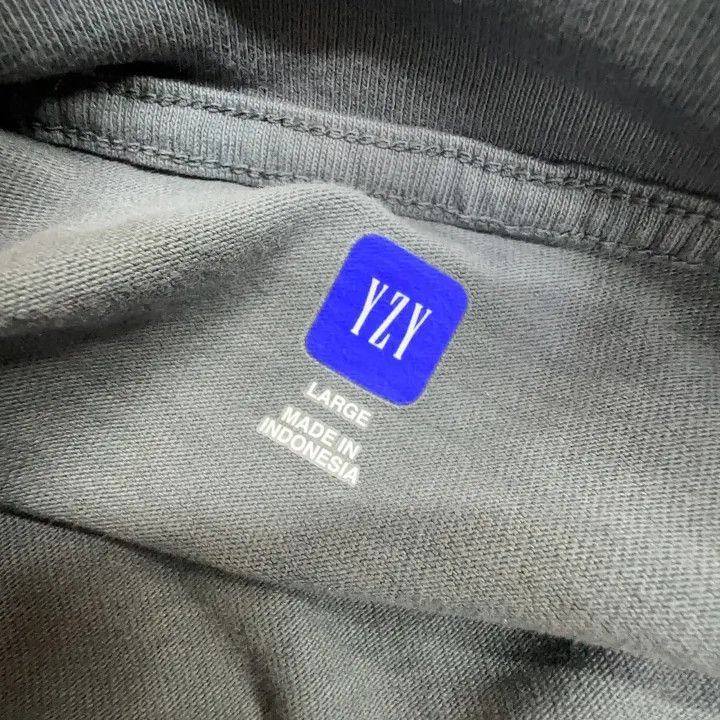 Balenciaga YEEZY X Gap X Balenciaga Long Sleeve T-Shirt Size US L / EU 52-54 / 3 - 2 Thumbnail