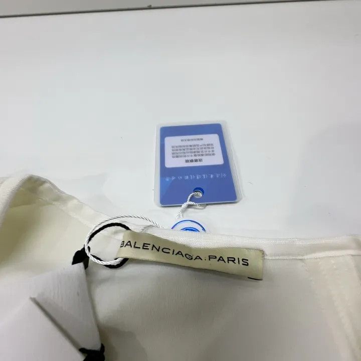 Balenciaga Balenciaga Simple Irregular White Vest Size US S / EU 44-46 / 1 - 4 Thumbnail