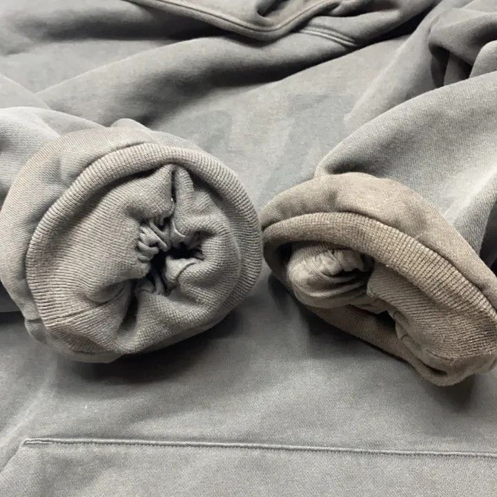 Balenciaga YEEZY Dove Hoodie with Logo and Animal Print Size US L / EU 52-54 / 3 - 10 Thumbnail
