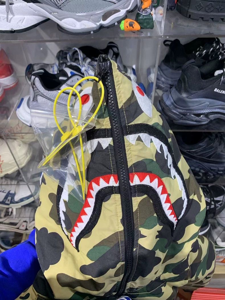 Bape Bape Camouflage Shark Puffer Jacket for Skiing Size US M / EU 48-50 / 2 - 7 Thumbnail
