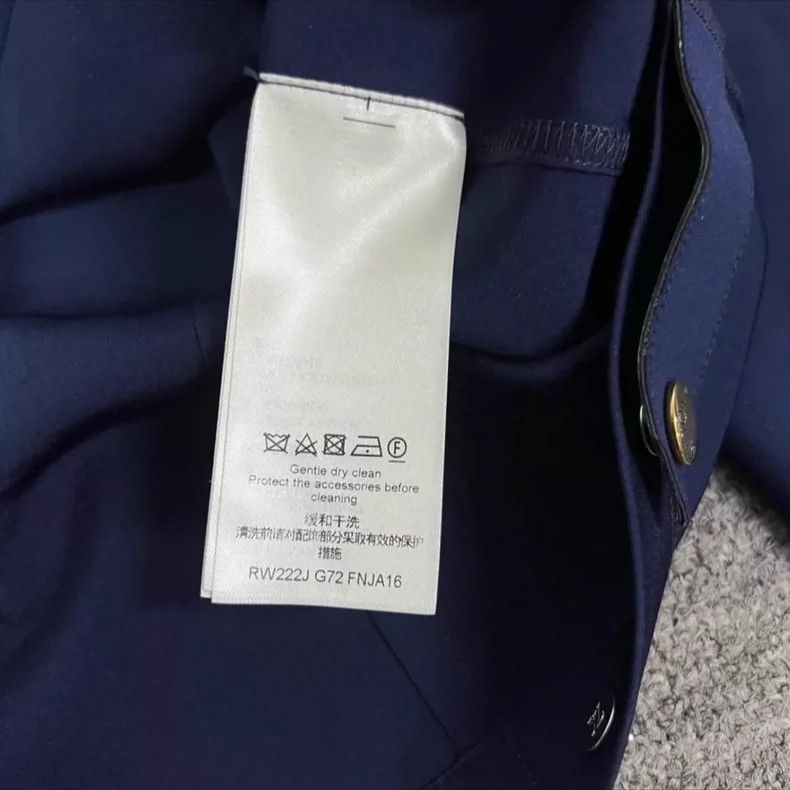 Louis Vuitton louis vuitton short jacket with buttons-dmc Size US M / EU 48-50 / 2 - 4 Thumbnail