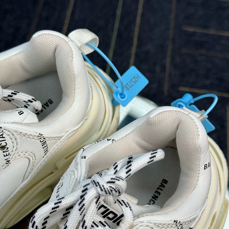 Balenciaga balenciaga triple s sneakers in white-dmc Size US 6.5 / EU 39-40 - 4 Thumbnail
