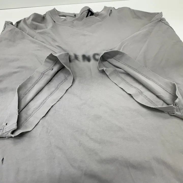 Balenciaga Balenciaga Distressed Graphic Short Sleeve T-Shirt Size US XXS / EU 40 - 11 Thumbnail