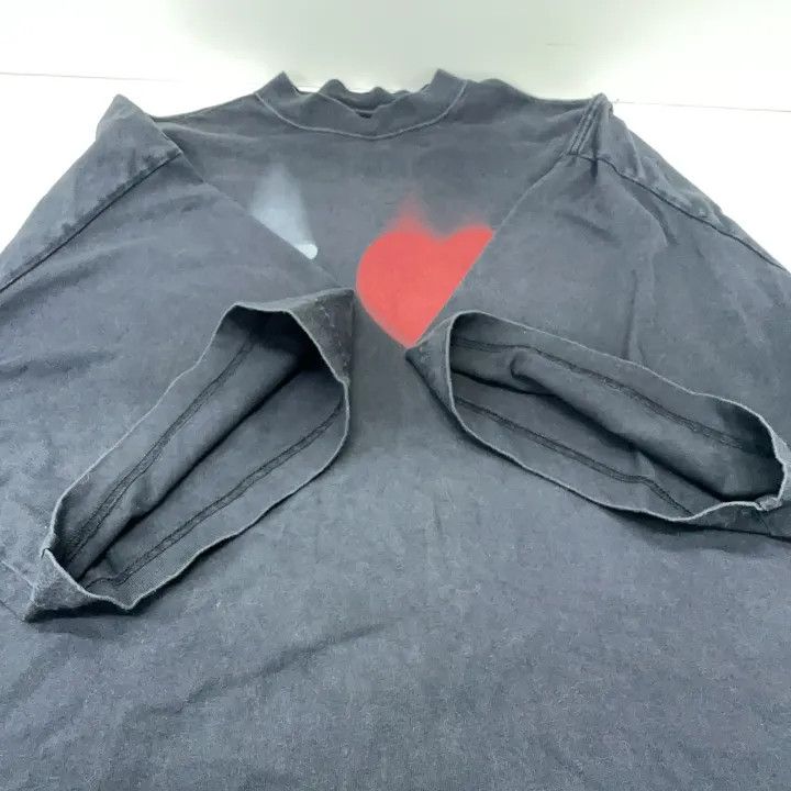 Balenciaga Balenciaga Black Short Sleeve T-shirt with Heart Print Size US M / EU 48-50 / 2 - 10 Thumbnail
