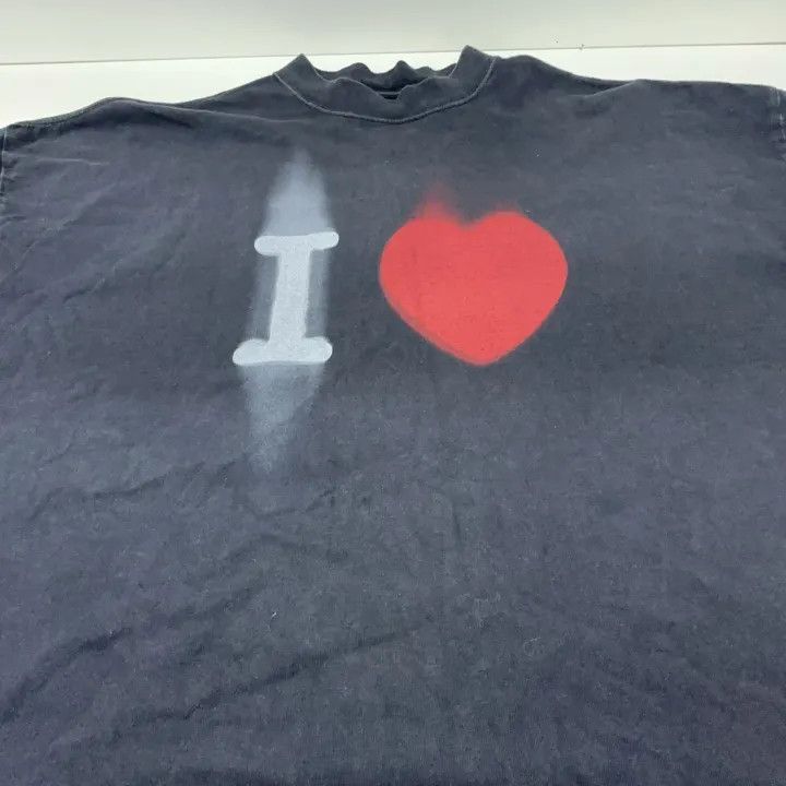 Balenciaga Balenciaga Black Short Sleeve T-shirt with Heart Print Size US M / EU 48-50 / 2 - 8 Thumbnail