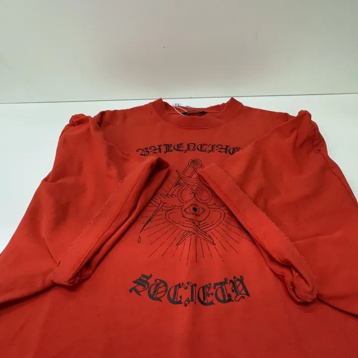 Balenciaga Balenciaga Gothic Short-sleeve T-shirt for Unisex Size US M / EU 48-50 / 2 - 7 Thumbnail