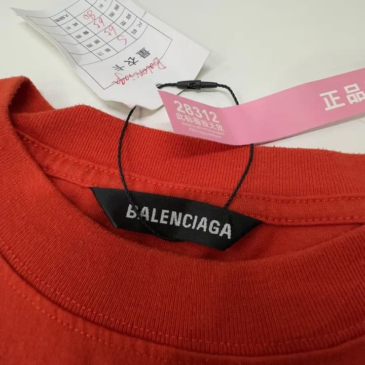 Balenciaga Balenciaga Red Short Sleeve T-Shirt Size US S / EU 44-46 / 1 - 5 Thumbnail