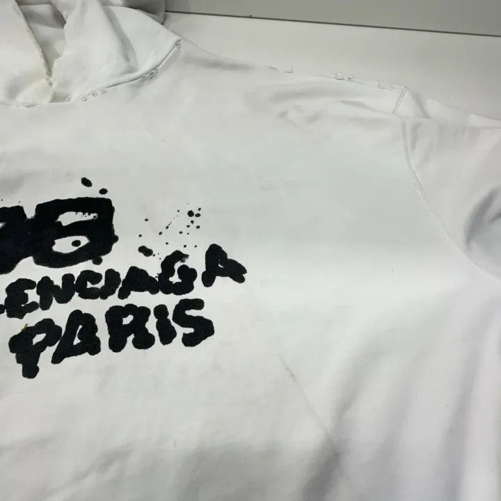 Balenciaga Balenciaga White Graphic Hoodie for Men Size US XL / EU 56 / 4 - 12 Thumbnail