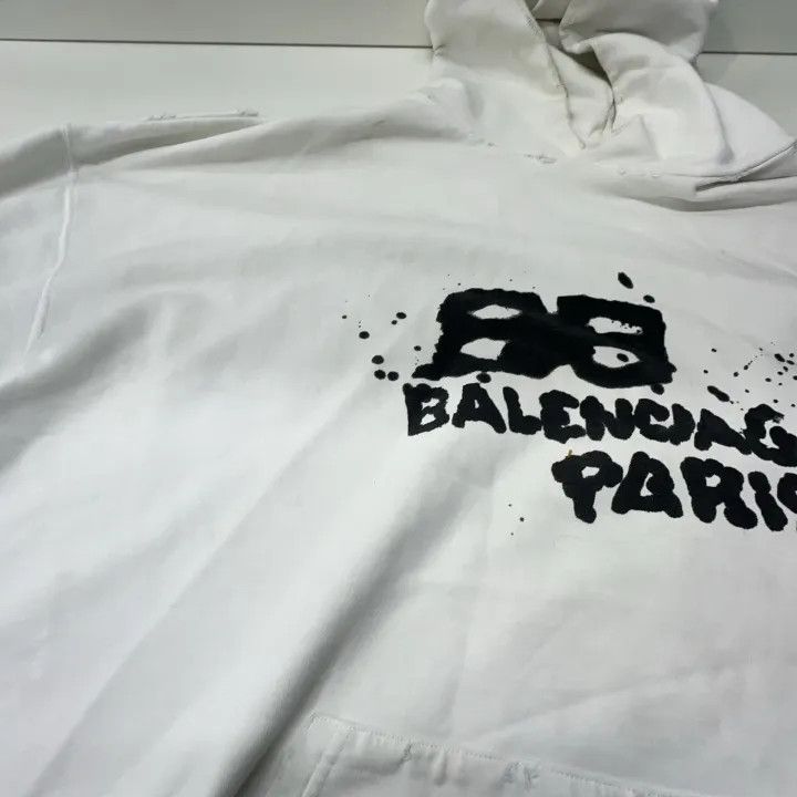 Balenciaga Balenciaga White Graphic Hoodie for Men Size US XL / EU 56 / 4 - 13 Thumbnail