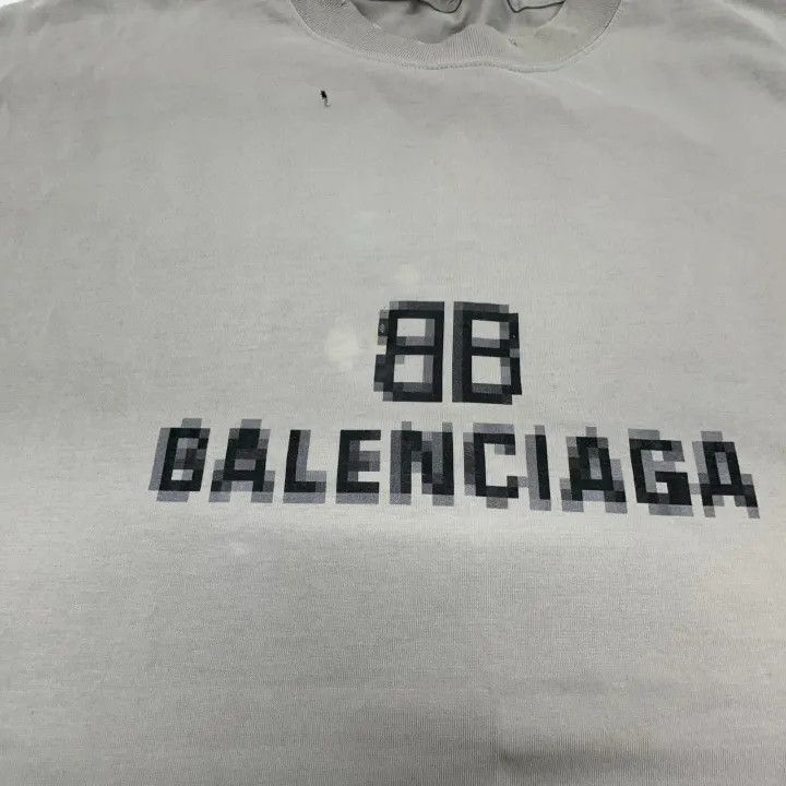 Balenciaga Balenciaga Gray Distressed Logo T-Shirt Size US S / EU 44-46 / 1 - 8 Thumbnail