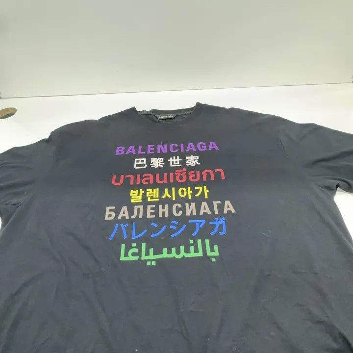 Balenciaga Balenciaga Multilingual Print Short Sleeve T-shirt Size US XL / EU 56 / 4 - 8 Thumbnail