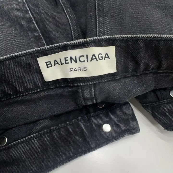 Balenciaga Balenciaga Casual Solid Straight Leg Jeans Size US 34 / EU 50 - 4 Thumbnail