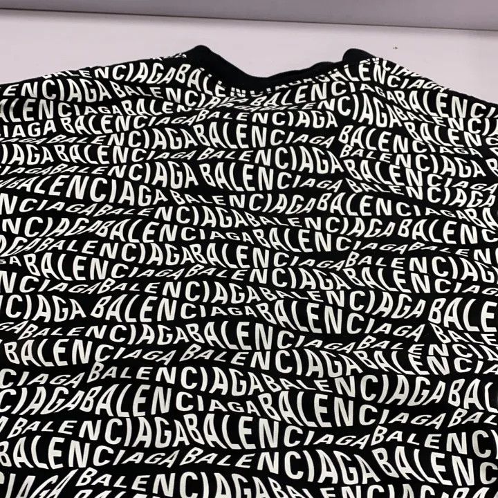 Balenciaga Balenciaga Black and White Logo Sweatshirt Size US M / EU 48-50 / 2 - 7 Thumbnail