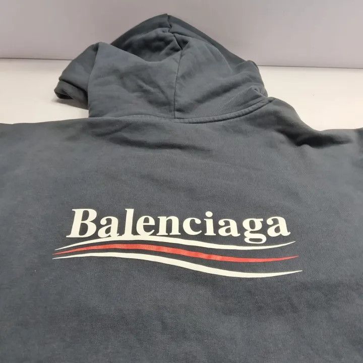 Balenciaga Balenciaga Logo Pullover Hoodie in Navy Blue Size US L / EU 52-54 / 3 - 7 Thumbnail