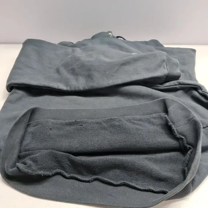 Balenciaga Balenciaga Logo Pullover Hoodie in Navy Blue Size US L / EU 52-54 / 3 - 15 Thumbnail