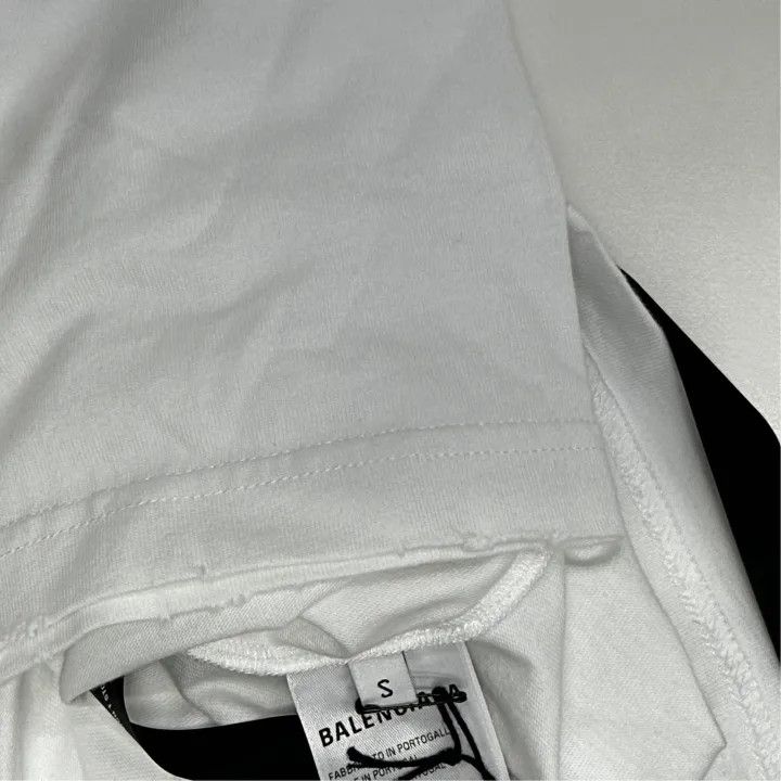 Balenciaga Balenciaga White Graphic Short Sleeve T-Shirt Size US S / EU 44-46 / 1 - 3 Thumbnail