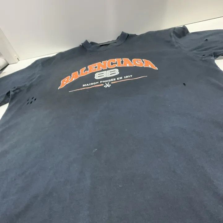 Balenciaga Balenciaga SS22 Maison Distressed Logo T-Shirt Size US M / EU 48-50 / 2 - 8 Thumbnail