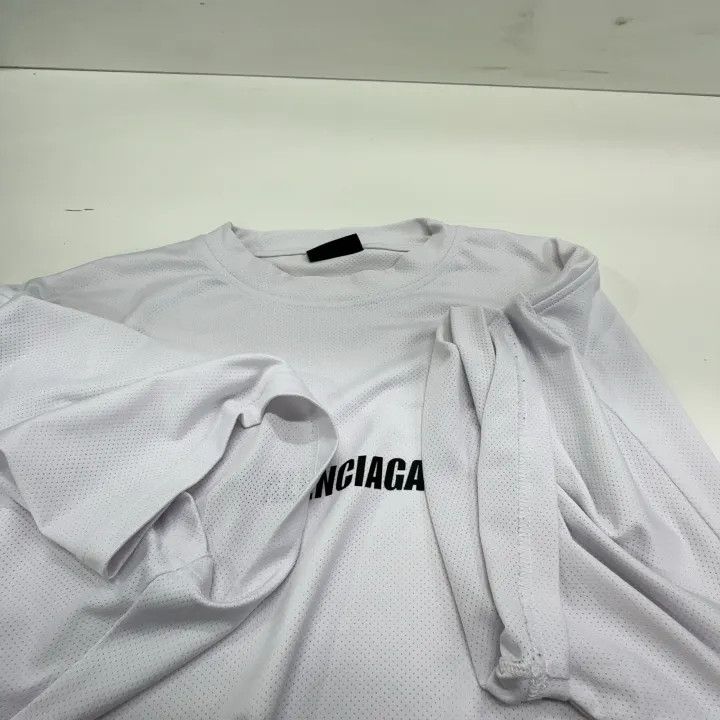 Balenciaga Balenciaga Casual Solid Color Logo T-Shirt Size US S / EU 44-46 / 1 - 7 Thumbnail