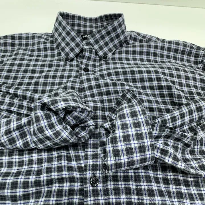 Balenciaga Balenciaga Casual Stylish Plaid Button-Up Shirt Size US M / EU 48-50 / 2 - 8 Thumbnail
