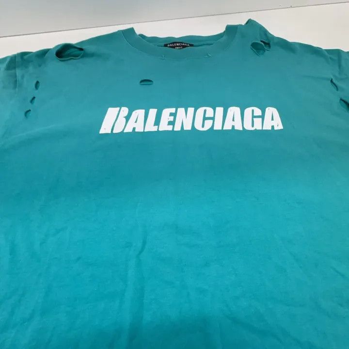 Balenciaga Balenciaga Distressed Graphic T-Shirt in Turquoise Size US XS / EU 42 / 0 - 8 Thumbnail