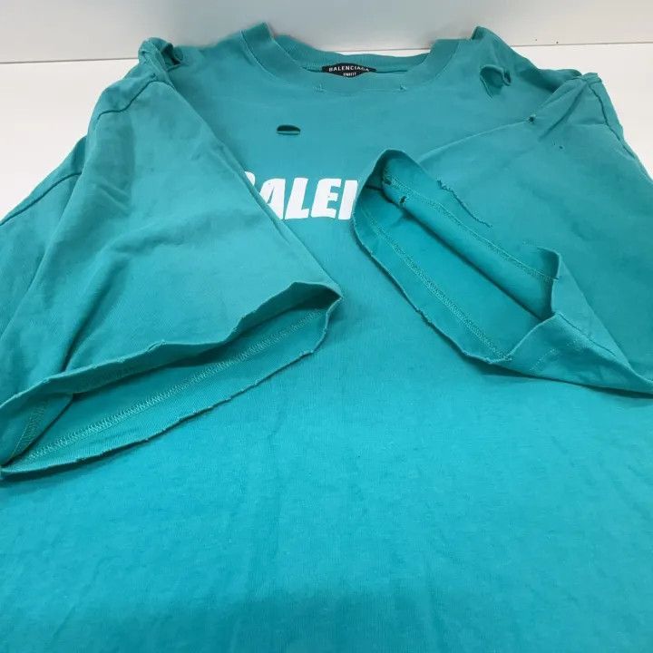 Balenciaga Balenciaga Distressed Graphic T-Shirt in Turquoise Size US XS / EU 42 / 0 - 11 Thumbnail