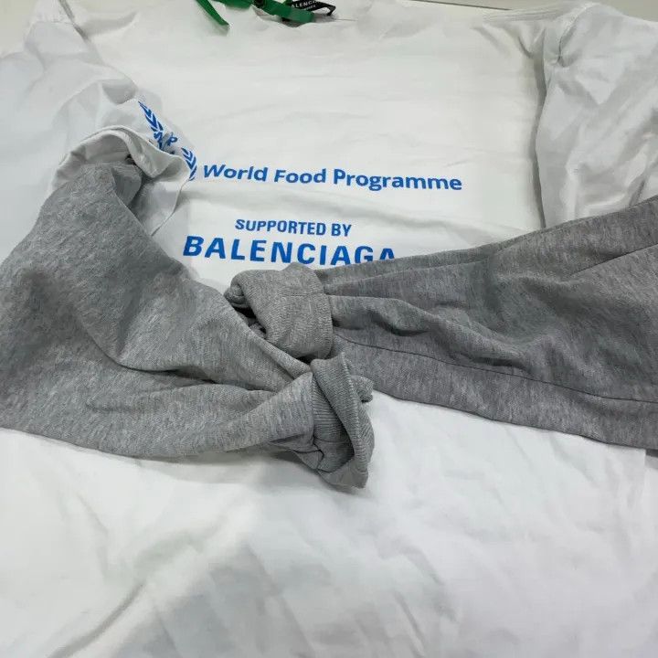 Balenciaga Balenciaga FW22 Logo Print Long Sleeve T-Shirt Size US M / EU 48-50 / 2 - 9 Thumbnail