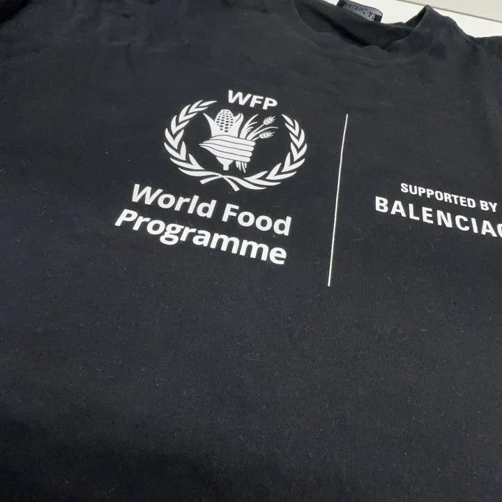 Balenciaga Balenciaga World Food Programme Long Sleeve Sweatshirt Size US L / EU 52-54 / 3 - 8 Thumbnail