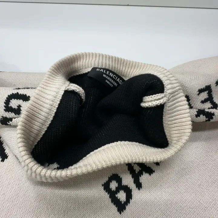 Balenciaga Balenciaga Allover Logo Cotton Knit Sweater Size US S / EU 44-46 / 1 - 7 Thumbnail
