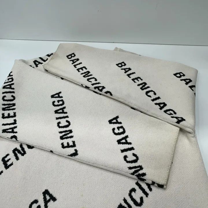 Balenciaga Balenciaga Allover Logo Cotton Knit Sweater Size US S / EU 44-46 / 1 - 8 Thumbnail