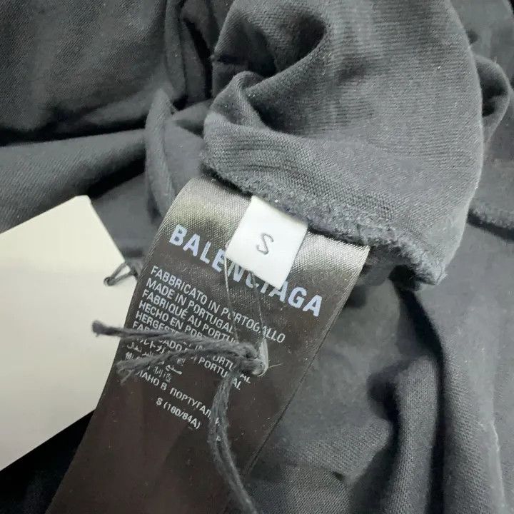 Balenciaga Balenciaga Distressed Print Short Sleeve T-Shirt Size US S / EU 44-46 / 1 - 4 Thumbnail