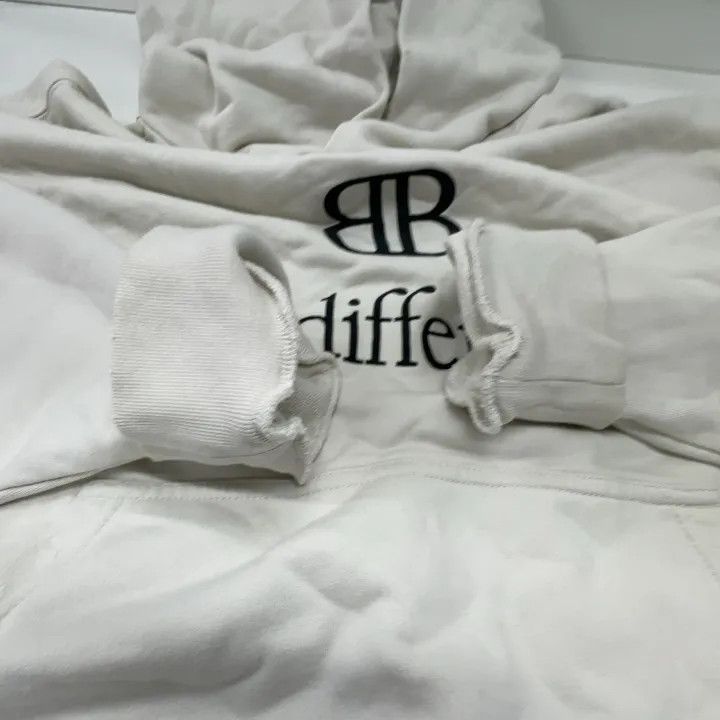 Balenciaga Balenciaga Be Different Hoodie for Men and Women Size US M / EU 48-50 / 2 - 10 Thumbnail