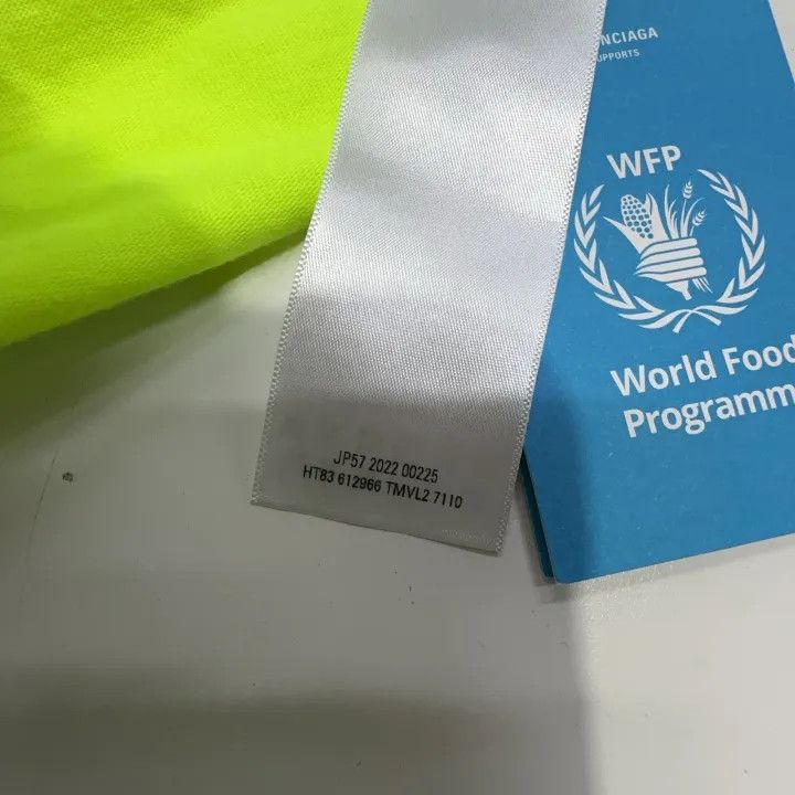 Balenciaga Balenciaga x WFP Logo Print T-shirt for Men Size US S / EU 44-46 / 1 - 5 Thumbnail