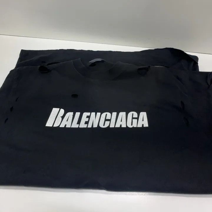 Balenciaga Balenciaga Black Distressed Logo T-Shirt Size US S / EU 44-46 / 1 - 7 Thumbnail
