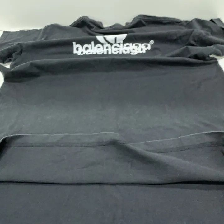 Balenciaga Balenciaga SS23 Letter Print Shoulder T-Shirt Size US L / EU 52-54 / 3 - 10 Thumbnail