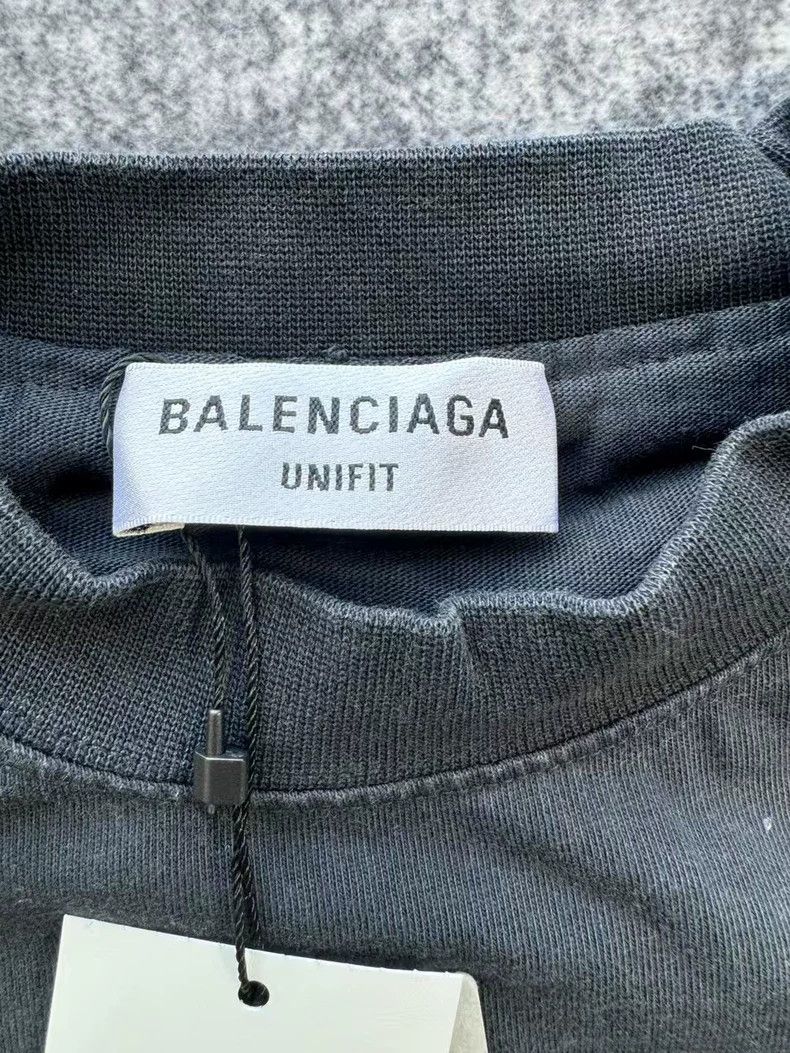 Balenciaga balenciaga black distressed short sleeve t-shirt Size US M / EU 48-50 / 2 - 3 Thumbnail