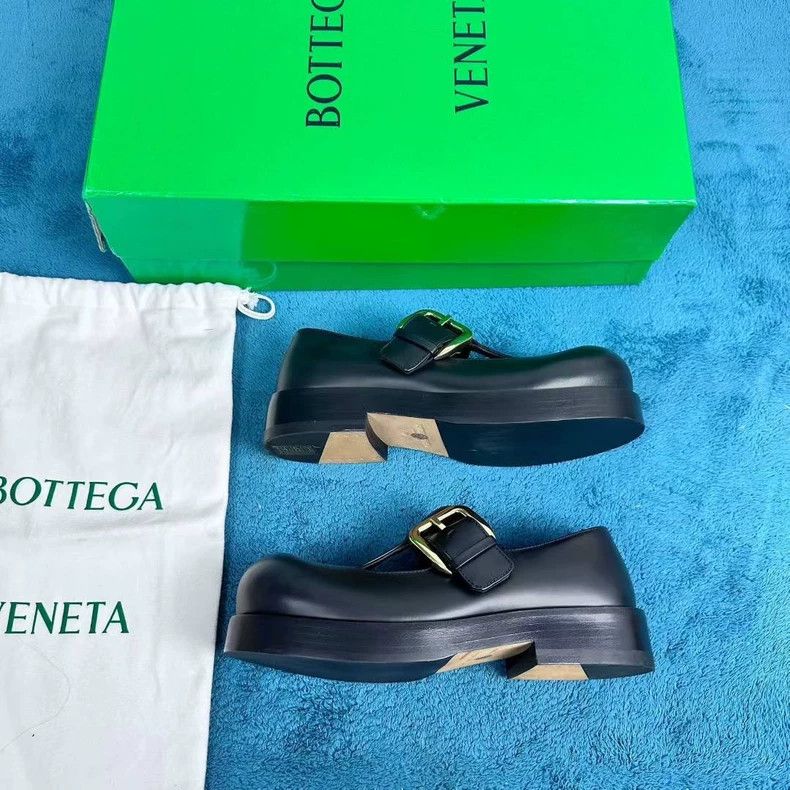 Bottega Veneta black leather casual buckle single shoes Size US 5 / EU 37 - 2 Thumbnail