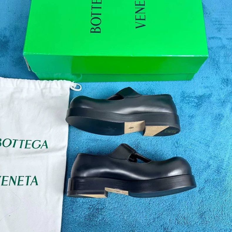 Bottega Veneta black leather casual buckle single shoes Size US 5 / EU 37 - 3 Thumbnail